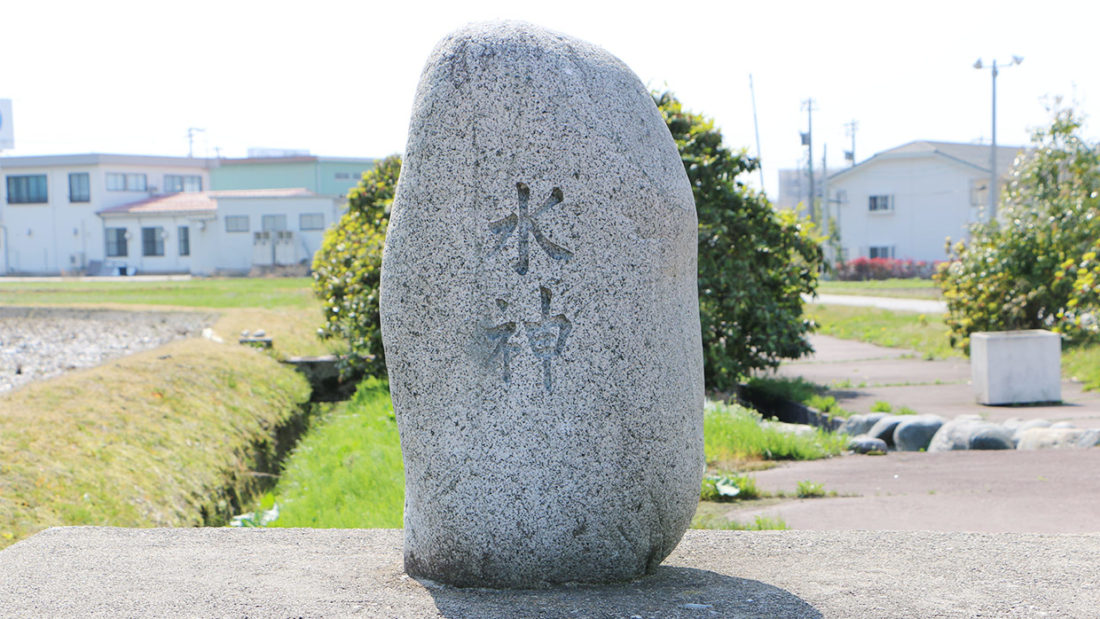 水神碑　西小路